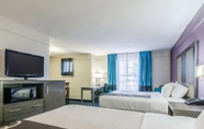 ห้องนอน 6 La Quinta Inn & Suites by Wyndham Kansas City Airport