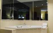 In-room Bathroom 2 Best Western Crown Inn & Suites