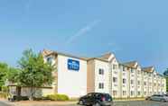 Exterior 3 Microtel Inn & Suites by Wyndham Roseville/Detroit Area