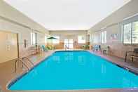Swimming Pool Microtel Inn & Suites by Wyndham Roseville/Detroit Area