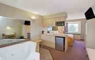 Bedroom 3 Microtel Inn & Suites by Wyndham Burlington