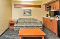 Common Space Microtel Inn & Suites by Wyndham Leesburg/Mt Dora