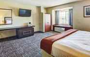 Bedroom 7 SureStay Plus Hotel by Best Western Rocklin