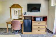 Bedroom SureStay Plus Hotel by Best Western Rocklin