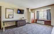 Bedroom 6 SureStay Plus Hotel by Best Western Rocklin