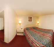Bedroom 2 Rodeway Inn Dillsburg