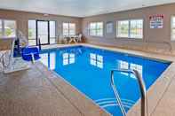 Swimming Pool SureStay Plus Hotel by Best Western Macon West