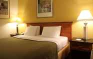 Bedroom 3 Travelodge by Wyndham Pendleton OR