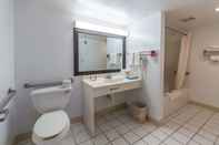 Toilet Kamar Econo Lodge Ruther Glen