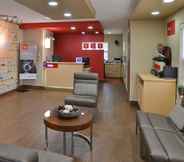 Lobby 5 Towneplace Suites by Marriott Miami Airport W