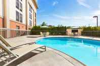 Swimming Pool Hampton Inn Philadelphia Mt. Laurel