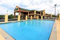 Swimming Pool Quality Inn Adairsville - Calhoun South