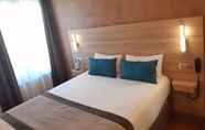 Bedroom 3 Hotel Champerret Elysees