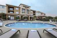 Kolam Renang Courtyard by Marriott Orlando Lake Mary/North