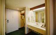 In-room Bathroom 3 Bayshore Resort