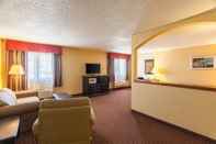 Common Space Quality Inn & Suites