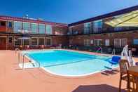 Swimming Pool Quality Inn & Suites