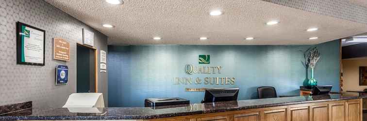 Lobby Quality Inn & Suites