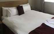 Kamar Tidur 6 Rivenhall Hotel