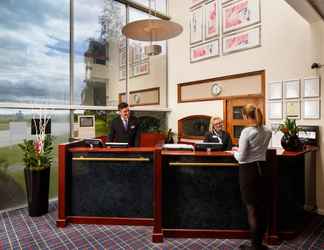 Lobby 2 Mercure Wetherby Hotel