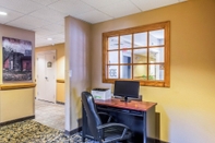 ห้องประชุม Quality Inn & Suites Hendersonville - Flat Rock