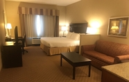 ห้องนอน 4 Quality Inn & Suites Hendersonville - Flat Rock