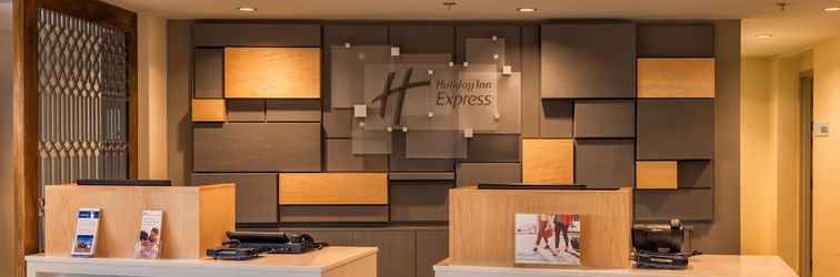 Lobby Holiday Inn Express Charleston, an IHG Hotel
