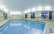 Swimming Pool 5 Comfort Inn & Suites Middletown - Franklin