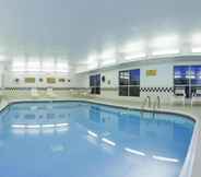 Swimming Pool 5 Comfort Inn & Suites Middletown - Franklin