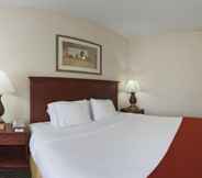 Bedroom 2 Comfort Inn & Suites Middletown - Franklin