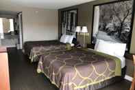 Bedroom Super 8 by Wyndham, Orangeburg