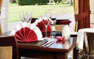 Restaurant 7 Classic Lodges - The Hickstead Hotel