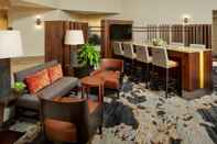 Quầy bar, cafe và phòng lounge Marriott Cincinnati Northeast