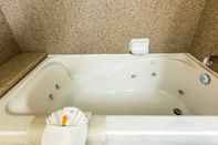 Kolam Renang Quality Inn Near China Lake Naval Station