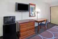 Bedroom Super 8 by Wyndham Suwanee