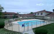 Swimming Pool 2 Rodeway Inn Roswell