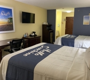 Kamar Tidur 4 Days Inn by Wyndham Sarasota I-75