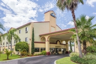 Exterior Days Inn by Wyndham Sarasota I-75