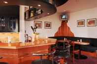 Bar, Cafe and Lounge Trip Inn Bristol Hotel
