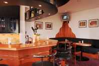 Bar, Cafe and Lounge Trip Inn Bristol Hotel