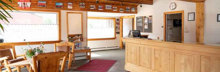 Lobby Rocky Mountain Ski Lodge