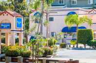 Swimming Pool Rodeway Inn Encinitas North