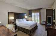 Bedroom 2 DoubleTree by Hilton Hotel Port Huron