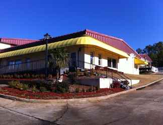 Exterior 2 Days Inn by Wyndham Milledgeville