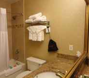 Toilet Kamar 2 Hampton Inn Glendale Milwaukee, WI