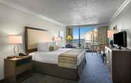 Kamar Tidur 3 Coral Beach Resort Hotel & Suites