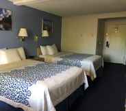 Bedroom 2 Days Inn by Wyndham Corvallis