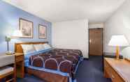 Kamar Tidur 4 Super 8 by Wyndham Norwich