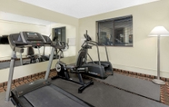 Fitness Center 5 Super 8 by Wyndham Kent/Akron Area