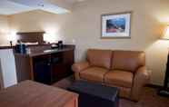 พื้นที่สาธารณะ 7 Best Western Lake Oswego Hotel & Suites